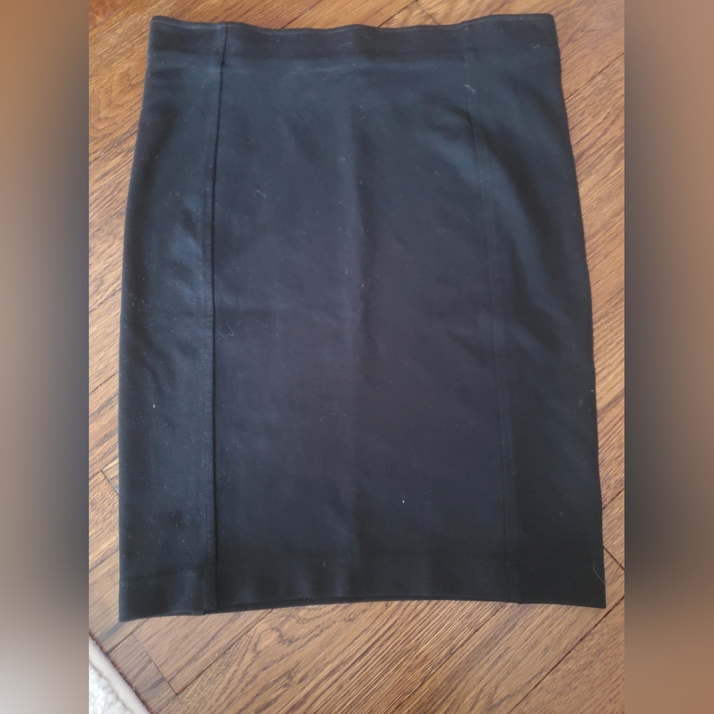 H & M Basic black skirt
